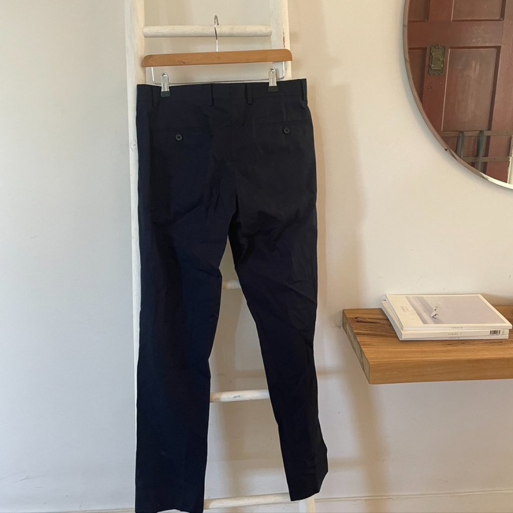 Club Monaco - Picture 5 of 5